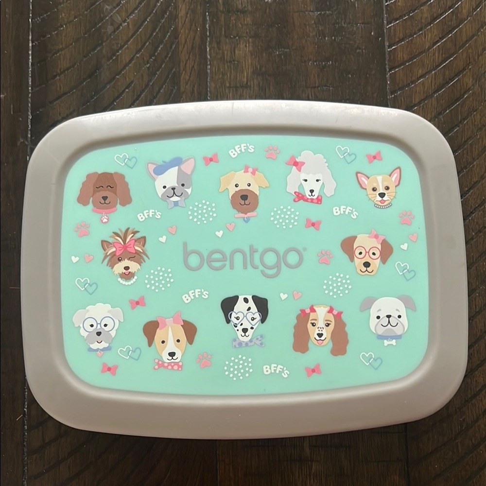 Adorable Bentgo Mint Green and Gray Dog-Themed lunch box